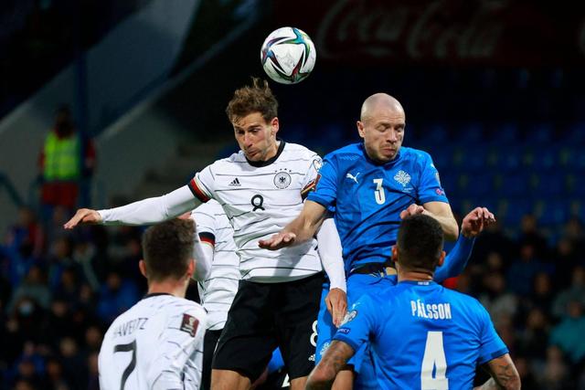 迪玛利亚社交媒体晒全家福 祝所有人2025新年快乐